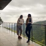 Mugdha Godse Instagram - Rains and mountains ❤️😇🌺 @amaranilgiris with @binal.trivedi & @zoheb.curmally Heaven on earth #nilgiris #mountains #rains #love #happiness #gratitude #divine #be #silence AMARA