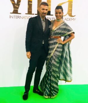 Mugdha Godse Instagram - IIFA 2022 ❤️ #abudhabi 
@iifa the weekend that was filed with fun n music 🌺
@rahuldevofficial ❤️

Designer n styling : @jjvalaya Heritage ❤️