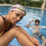 Mugdha Godse Instagram - First swim of the season and it rains 🥰❤️🌺 Photo credit @acegamer27 #fun #rain #swim #love #happiness #joy #home