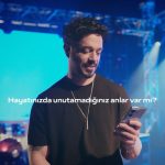 Murat Boz Instagram – vivo V29 Serisi, hayatımın her anını kutlamaya değer kılıyor! 🎉📷 Dünden bugüne hayatımdaki unutulmaz anılara birlikte göz atıyoruz. vivo ile #HayatKutlamayaDeğer 🎉 #vivoV29 #5G