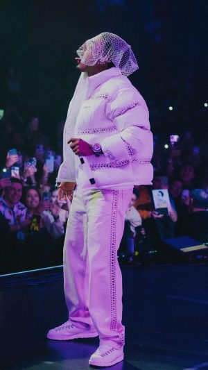 Myke Towers Instagram - “Mi amor I Love You, Pero MT is here baby” Ajajjaja 🤪🤯😈 #lveutour #youngkingz