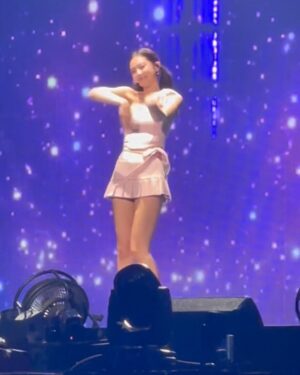 Nachat Juntapun Instagram - I love u more than mom @jennierubyjane