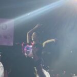 Nachat Juntapun Instagram - มีเพื่อนใหม่ ในคอนเสิร์ต ชื่อน้องเฟิร์น ที่เพื่อนเขาขายบัตรให้ผม เขาเลยมาคนเดียว 😝😝 เลยผลัดกันถ่ายรูปนะน้อง #bornpinkinbangkok