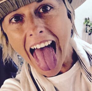 Nadia Toffa Instagram - Linguaccia dispettosa! 😛 buona serata ragazzi ❤️ io semplicemente mi guardò un filmone #linguaccia