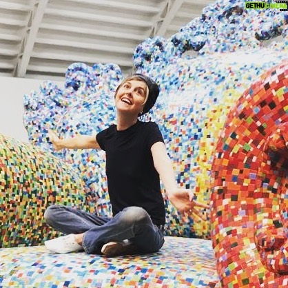 Nadia Toffa Instagram - Poltrona pollicino a #mosaico #bellissima #divertirsiconpoco #artedavivere