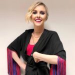 Nadia Toffa Instagram - Buongiorno amici miei! Ieri grande puntata come sempre da ridere e arrabbiarsi. Buona giornata a tutti e un Grazie a voi ovviamente e al mio dream team che mi rende carina @davidvanchieri @antonellafrazzetta @letibric vi bacio forte e vi auguro una buona giornata 🌈💗💫
