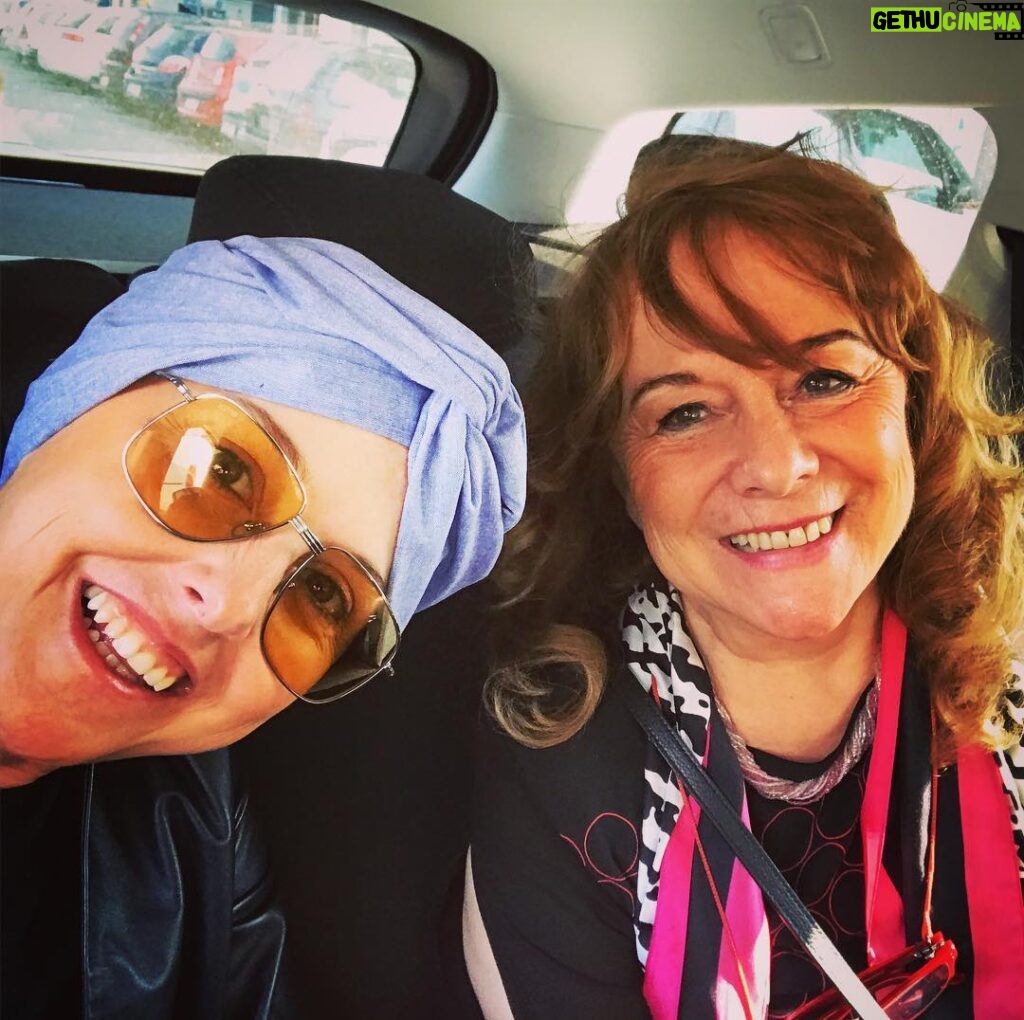 Nadia Toffa Instagram - Oggi è venuta a trovarmi la mia mamma. Una donna fantastica, speciale, unica Una giornata favolosa 😍 #mamminamia #tivogliobene #chebellostareinsieme