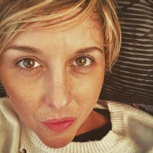 Nadia Toffa Instagram - Un semplicissimo #vivogliobene 💋 #civediamopresto❤️ #faccettadariposino #buontutto #vibacio