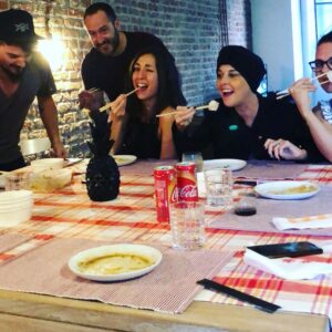 Nadia Toffa Instagram - Raviolata squisita con amici speciali ❤️ #agostoaMilano #rideresempre #buonaserata #raviolipromossi #mammachemangiata #viabbraccio