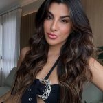 Nah Cardoso Instagram - Meu go-to look de shows e festivais! ❤️‍🔥 Esse é meu hack de beleza com a duplinha fav da linha #TRESemméBrilhoLamelar o Sérum de Tratamento Lamelar e o Óleo Finalizador Nutritivo, esse combo de @tresemmebr entrega o glossy hair dos sonhos, perfeito para todo tipo de cabelo! Gostaram do resultado? 🫶✨ #GlossUpTRES #publi