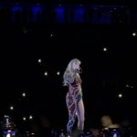 Nah Cardoso Instagram - primeiro show da @hellosoualice e logo um showzão desse, sérioooooo ❤️✨✨✨ FOI LINDO DEMAISSSS, inesquecível. Quando eu iria imaginar ela crescida assim indo num show com a tia babona aqui? Minha parceirinha. Fiquei emocionada e tão feliz em ter vivido isso com ela, mesmo. Vai ficar pra SEMPRE na memória. 🥲 #TSTheErasTour #TheErasTour Allianz Parque