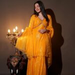 Naisha Khanna Instagram - Hellow 💛🌻 Wearing @urbanstree 📸: @s3.mumbai
