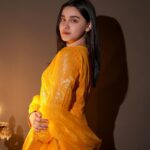 Naisha Khanna Instagram - Hellow 💛🌻 Wearing @urbanstree 📸: @s3.mumbai