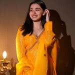 Naisha Khanna Instagram - Hellow 💛🌻 Wearing @urbanstree 📸: @s3.mumbai