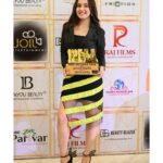 Naisha Khanna Instagram - young actress of the year❤️ can’t thank y’all enough :) 👗: @meeamifashion look: @debellaandbeau 📸: @ankitsahu8589 #fyp #collab #ootd #award #fame #outfitinspo #fashion #lookoftheday #awardwinning congratulations @majid_khann for winning the best talent manager of the year!