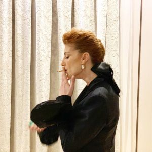 Najwa Nimri Instagram - ...#goyas2021 @raquelalvarezdiaz_ @chanel.beauty @goldwell_es  @loewe 🎀 #SimoneRochaxHM