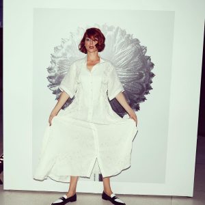 Najwa Nimri Instagram - De élite @aron.piper @loewe_perfumes @raquelalvarezdiaz_ @bertilandia @icanteachyou @chanel.beauty