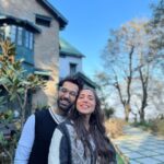 Nakuul Mehta Instagram - Last few days reeked of tranquility and joy with equal sides of jam, gajjar ka halwa, offspring’s obsession with monkeys, butter wala toast, company of close friends, coffee, winter sun, generous hosts, decent cognac, a good book, warm hugs and hope ☀️ Also, at what point in the calendar does one stop wishing each other, Happy New Years, eh? Never mind. May love and joy be your amigos ❤️