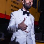 Nakuul Mehta Instagram - Slept in Ma Tux, I promise you 🤵 #ThatMicGuy 🎤 . . . Style @amritasaluja01 Tux @thehouseofgovinda Art @horilhumad Rizz @crayartistetmet Crew @zaid_ars92 @ali_hair_art #ITA2023