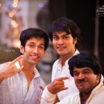 Nakuul Mehta Instagram - I had the great fortune of sharing sets with Junior Mehmood Saab in my very first television outing. I vividly recall filming our first shot together for the pilot and in time he set the tone for our relationship by fondly calling me Adi Baba on and off sets and I loving addressed him as Junior Sir! Whilst the set had a mix of some experienced and distinguished actors and then there were absolute newcomers.. In between all of them was one man with a cumulative experience of all of us. He served the arts for 55 years before he passed on yesterday but never for a moment made you believe or feel that he came from years of work, having worked with some of the greatest and being an inspiration himself to some wonderful comic talent which subsequently found their home in our industry. He was always encouraging, very considerate of another actors space and never for once made you feel like you did not belong. We called him Shanky Kaka and he was that actor and person on and off set who would never command attention but you take him off the show and something would not feel right. He was that invisible glue who would hold the show together and rarely got credit that he in all fairness deserved. Knowing him, he’d be happy just to be on a set, living his childhood dream. Thank you for your kindness and that always encouraging smile. Being on a set with you made me so much better. Thank you for the memories, Junior Sir ❤️🙏🏻 P.S. Thanks @alekhsangal for sharing this picture from the distant past. Our man @ayushdas always with a knack of saving precious memories for posterity.