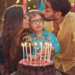 Nakuul Mehta Instagram - Our Sufi turned 3 this month and his good ol folks followed his lead and everything he adores… a park, songs, dance, his friends, some chaat and made a DIY old school 90s style garden picnic❤️ DIY was pulled off with some expert handholding and styling by our friends Kunjal & Dhaval @scribbleandpop_events. Thank you for all your care, beauty and the old school aesthetics you brought to Sufi Ki Picnic 😍 Thank you @musicwithkevin for your gentle madness, the Hot Potato Banger and letting Sufi take over from you 😉 🎥 @toyboyarshad Bhaiya ✨