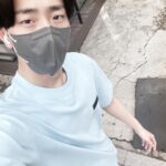 Nam Yoon-su Instagram - 나혼자산다 찍으면서 몰래 찍은 사진.🤘. - 오늘 방송 재미있게 봐주신 여러분 너무 감사합니다 . 많은 좋은 메시지 보내주셔서 너무 행복하고 감사합니다 . 자취 팁도 알려주시고 마트 가까운곳도 알려주시고... 배우 남윤수가 아닌 평범한 일상을 보여주고 싶었습니다 참고로 일어나서 양치는 당욘 했죠.. .- 🕺💃 카페 -유즈리스어덜트 -