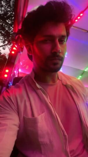 Namish Taneja Instagram - Or haaaan ?
#allbecauseofmyfans