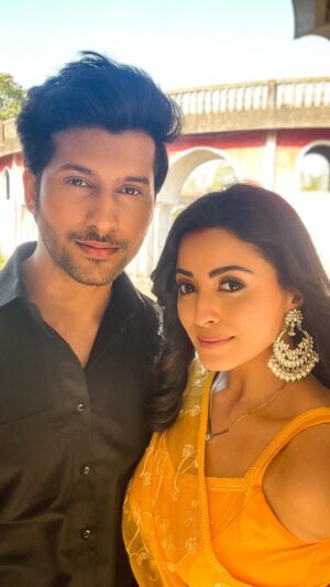 Namish Taneja Instagram - 2 Days to go for #maitree ❤️ nandani & Ashish 👫. Monday to Sunday, 7pm only on @zeetv aur kabhi bhi dekh sakte hai on @zee5  #newshow #zeetv #maitree #nandani #friendship #instareels #reels #trendingreels #trendingsongs #love @sunshineproductionsofficial @tanejanamish