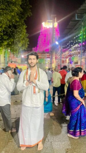 Namish Taneja Instagram - What i felt in the temple was somthing which i never felt In my whole life that vibration was connecting me to divine and i surrenderd my self to the god just feel so good.🔱
#srikalahasti
#tirupatibalaji 
#allbecauseofmyfans