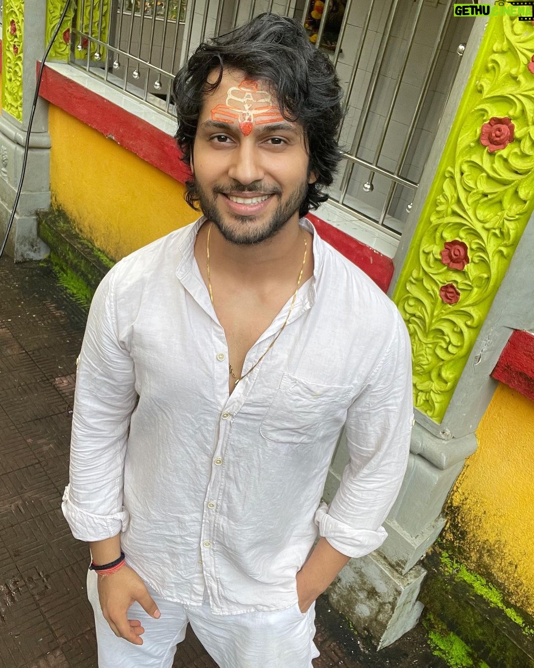 Namish Taneja Instagram – The Most Beautiful Thing You Can Wear Is