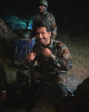 Namish Taneja Instagram - Happy republic day 
Let’s salute the flag 🇮🇳 of our nation and pray for its glory.
.
.
.
.
#indianarmy 
#happyrepublicday🇮🇳 
#allbecauseofmyfans