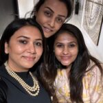 Namrata Shirodkar Instagram – Live. Laugh and Celebrate!!! Good friends and good food .. fun evenings 😍😍😍