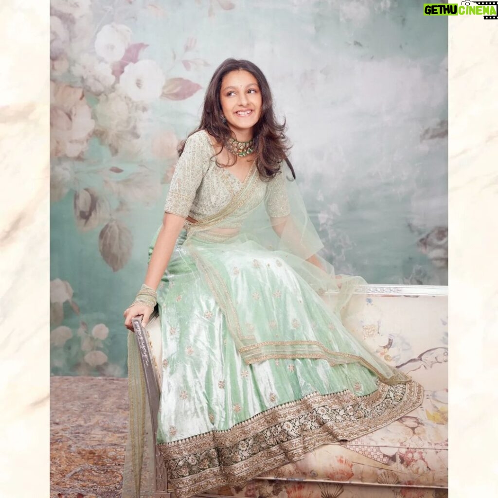 Namrata Shirodkar Instagram - 💚💚💚 Outfit: @thesaffron_house Jewellery: @pmj_jewels Shoes: @septembershoes