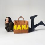 Nana Eikura Instagram - NANAバッグ🤍🤍🤍 じつは、こちら、スペシャルオーダーが出来ちゃいます😍皆さまもご自身の名前でオーダーして自分だけのバッグを🤍 明日（9/14）から阪急うめだ本店でスタートするポップアップイベント「TOD’S T-CLUB」では、「ディーアイ バッグ」の初のメイド・トゥ・オーダーサービスとなる「My Di Bag」を先行スタートします。バッグのフロント部分に好きな文字をレタリングすることで自分だけの1点をカスタムオーダーできるサービスです。" （補足：4サイズ、7色のカーフレザーからセレクトされた本体に、アルファベットで好きな文字を6色のカラーから選べます） 阪急うめだ本店でのポップアップイベント「TOD’S T-CLUB」は9月14日（水）～20日（火） @tods @walterchiapponi #tods