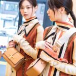 Nanase Nishino Instagram - 渋谷「RAYARD MIYASHITA PARK」に新しくオープンした、 トッズ メンズ ポップアップ ストアにお邪魔してきました🕺 メンズの春夏新作がメインですが 男女兼用で使えるアイテムも揃っており、楽しく見させていただきました👟 店内の壁紙はイタリアや地中海をイメージしたポップな空間になっています。ちょこっと描かせていただきました、、🦁🍕 RAYARD MIYASHITA PARK TOD’S 4月3日(日)までですので ぜひ遊びに行ってみてください〜😉 #Tods #TodsSS22
