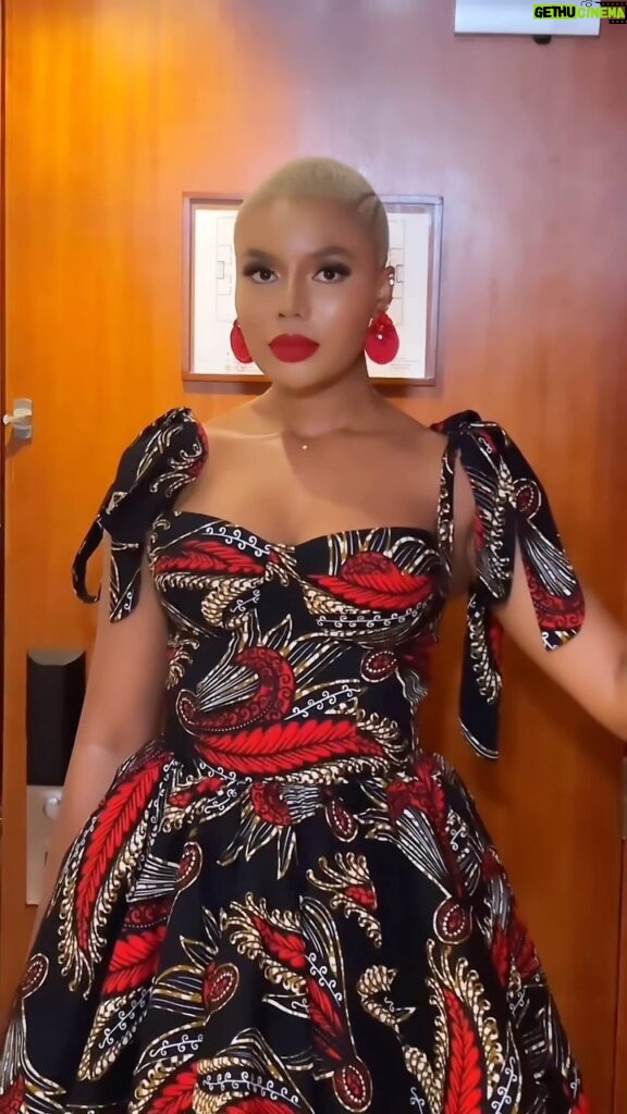 Nancy Isime Instagram - The other night for “Silent Storm” Premiere in Cameroon❤️ Wearing my @hollantex_official by @afrikayla 😍 🎥: @shotsbymandelazz_ 💎: @jewelsbytee2