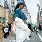 Naomi Osaka Instagram - Being a parent is hard. As a professional athlete I am no stranger to hard work or early mornings, but the last 6 months as a new mom has given me a whole new appreciation and understanding of what parents do every single day. Parents, moms in particular, are historically told that babies will be a barrier to personal goals - that they will stop you from achieving your dreams. But I have discovered that Shai is my ultimate motivator; she makes me want to achieve greatness. I’m proud of myself for continuing to chase my dreams while also being a mom. And I recognize that I’m fortunate to have the support to return to work this month on my own terms, in my own time. So many American parents don’t have that choice. But we ALL deserve it. I’m using my platform and my voice to join @Bobbie, the company supporting my feeding journey with Shai, to speak up about the lack of federal paid leave and advocate for new moms in this country. 84% of Americans support paid leave, and yet 73% of parents don’t have it. If passed, the Family and Medical Leave Act would give 12 weeks paid leave, job protection, and guarantee a minimum monthly benefit of $580. So, while we fight to pass it this year, Bobbie and I are giving $580 to 50 families, called the N.O. Support Grants. It’s not a solution, but it’s a start. I hope you will join me in getting loud about this issue on behalf of all new parents in America. Apply for a N.O. Support Grant at the link in my bio. #BobbiePartner #parentspushharder