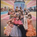 Naomi Watanabe Instagram - 昨日ミュージカル「ヘアスプレー」大千穐楽を迎えました！ 右も左も分からないミュージカル素人の私をカンパニーメンバーが約5ヶ月間、毎日励まし支えてくれました。こんな愛に溢れたカンパニーと愛に溢れた作品を愛に溢れたお客様にお届け出来たことを凄く幸せに思います。 沢山のお客様にお届けしたかったですが、一部公演中止がありました。改めて楽しみにしてくださった皆様、申し訳ございませんでした。 カンパニーメンバー誰1人大きな怪我もなく、悔しい思いもしながらコロナから復帰し、無事最後まで走り切ることができました。 本当に皆様の応援のおかげです！ 色々な形で沢山応援してくださった皆様、ありがとうございました！！ また皆様にお会いできる日を楽しみにしております。 てか、まじでみんなに会いたかった… 絶対会おうね。 ちなみに、、、、 20キロ痩せましたwwww おすすめだにょwwww ヘアスプレーダイエットwww 観に来た方はわかるよね？ あれは、痩せるよね？w Musical Hairspray ended successfully yesterday! Thank you for about 5 months!