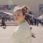 Naomi Watanabe Instagram - My first time at the Super Bowl! 🏈 Game’s about to start! スーパーボウルにご招待頂きました！！！！初スーパーボウル！！ まじテンションぶちあげ！！笑 ニューヨークから飛行機乗る時CAさん全員に、スーパーボウル行くの？あんたまじラッキーガール！！！！って言われたww 昨日は前日のお祭りに行ってきました！ 最後の誰かに挨拶してすぐ決めたポーズキモださ そして間もなく試合が始まる！！！！ 試合のスタジアムの様子はまたあげてくにょ！！ #superbowl #nfl @nfl @nfljapan_com Las Vegas, Nevada