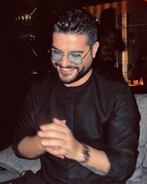 Nassif Zeytoun Instagram - I HAVE CHOSEN
TO BE HAPPY
BECAUSE IT'S GOOD
FOR MY HEALTH. 😎😁⚡️

#NassifZeytoun 💡