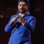 Nassif Zeytoun Instagram - من حفل هلا بالمجاز… من اجمل الحفلات لهالسنة، فرحت كتير بهالحفل الرئع و التنظيم الأروع. 💙 @almajazamphitheatre @sharjahmedia @richasarkis #NassifZeytoun 💡 Al Majaz Amphitheatre