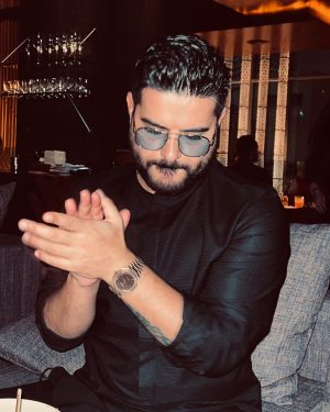 Nassif Zeytoun Instagram - I HAVE CHOSEN
TO BE HAPPY
BECAUSE IT'S GOOD
FOR MY HEALTH. 😎😁⚡️

#NassifZeytoun 💡