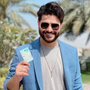 Nassif Zeytoun Instagram - الدول مثل البشر ،
معادن و ‫#الامارات‬ معدنها ذهب وقلبها ذهب وهي التي فتحت قلبها لكل مبدع وفنان ومحب ،
 شكرا للامارات على الاقامة الذهبية وشكراً صاحب السمو الشيخ محمد بن راشد آل مكتوم ولهيئة ثقافة ‫#دبي‬ على منحها المحبة والامل لمن يبحثون عنه ولمن يصنعونه ‪@HHShkMohd‬ ‪@DubaiCulture‬ ‪@Latifamrm1 ‪@HalaBadri
#NassifZeytoun 💡