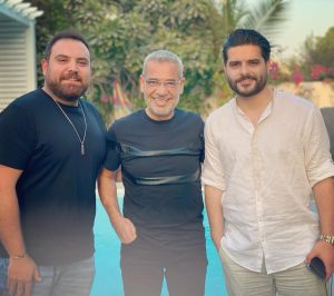 Nassif Zeytoun Instagram - المحطة الدائمة بكل زيارة الى دبي عند حبيب القلب ابو كرم مع الشريك الدائم بسام الترك و صديق ايام الدراسة و النجم ايمن عبد السلام ... ابو كرم بيجمعنا 🙏🏻
#NassifZeytoun 💡