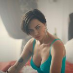 Nastasya Samburskaya Instagram - До сентября снимаюсь в сериале #ВикаУраган С Полиной Шашуро, Аглаей Тарасовой и Николаем Фоменко. Роль такой оторвы мне досталась впервые. Премьера не знаю когда, но точно не завтра😊