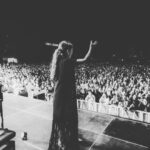 Natalia Lafourcade Instagram - Estamos preparando nuestro regreso a los escenarios. Nos vemos pronto muy pronto mi gente bella. Cerramos gira en diciembre 2023 ❤️🌸🙏🏼🕊 #detodaslasflorestour