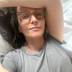 Natalia Oreiro Instagram - ⁣ El lunes comienzo una nueva peli, la primera dirigida por mi querida @ml_berch Aquí estoy, estudiando con ganas y amor 💜