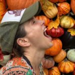 Natalia Oreiro Instagram - ⁣ Carretito de paseo 🌺🎃🐢🌸🦉☀️🐷 Que tengan lindo día - Всем хорошего дня 🌺🎃🐢🌸🦉☀️🐷