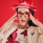 Natalia Oreiro Instagram - ⁣ Loca x los lentes, cual es tu favorito? 🤓⁣ 📸 @brunoilusorio 👓 @byranieri @lasoreirooficial 🤓 @luligemelli 🤓 @karinacamporinomkp 🤓 @giachinomatias 🤓 @vivistallone 🤓 @turtupab