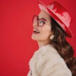 Natalia Oreiro Instagram - ⁣ Loca x los lentes, cual es tu favorito? 🤓⁣ 📸 @brunoilusorio 👓 @byranieri @lasoreirooficial 🤓 @luligemelli 🤓 @karinacamporinomkp 🤓 @giachinomatias 🤓 @vivistallone 🤓 @turtupab